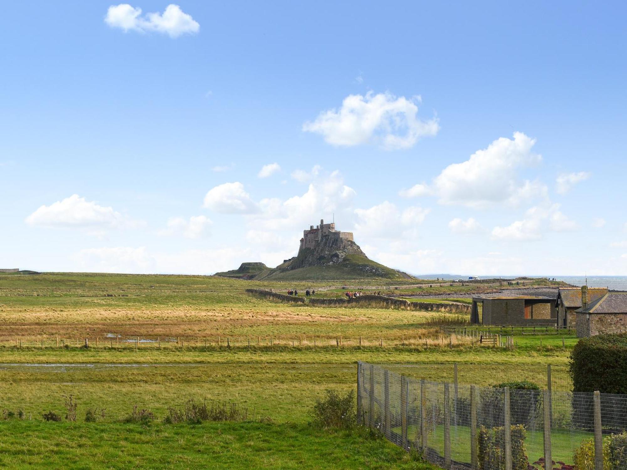 Lower Bamburgh View Holy Island of Lindisfarne Dış mekan fotoğraf